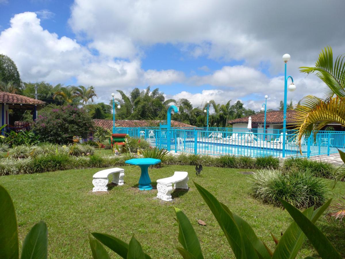 Finca Hotel Villa Del Sol Pueblo Tapao Exterior foto