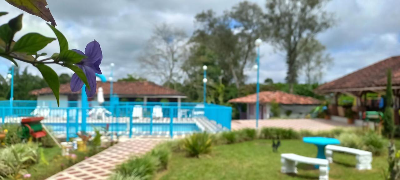 Finca Hotel Villa Del Sol Pueblo Tapao Exterior foto